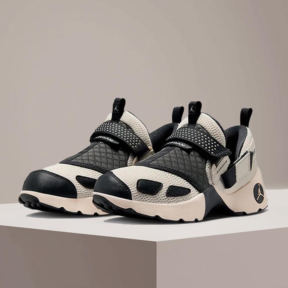 Women Shoes Running Nike - Nike TRUNNER LX: Stylish, Versatile, Comfortable,