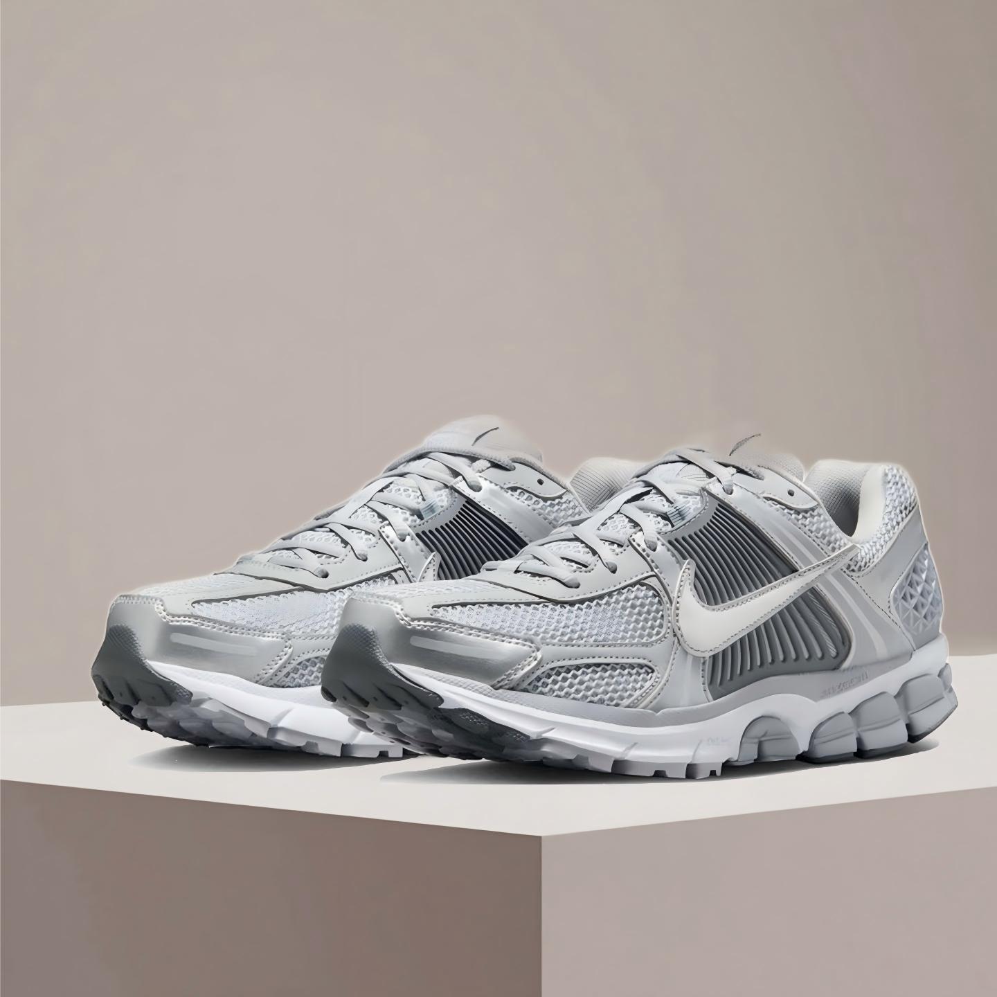 Women Shoes Running Nike - Nike Zoom Vomero 5 Yankees Running