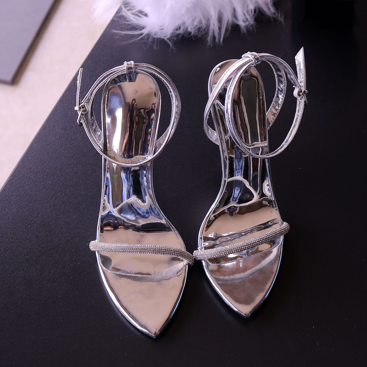 Silver Mirror Lacquered Leathe - Rhinestone Sandal Women recension och pris