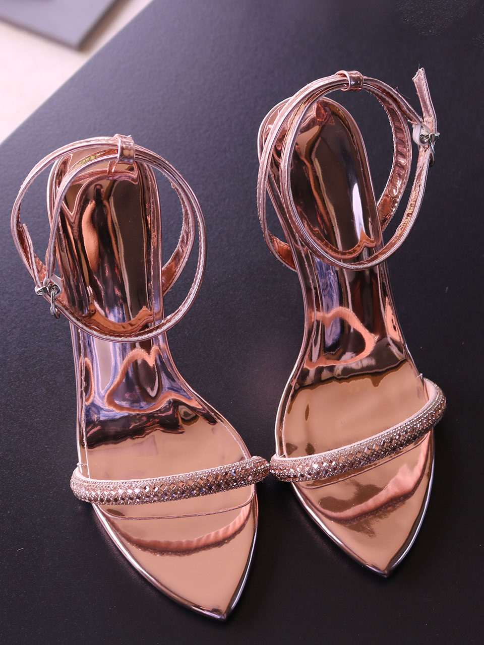 Silver Mirror Lacquered Leathe - Rhinestone Sandal Women recension och pris